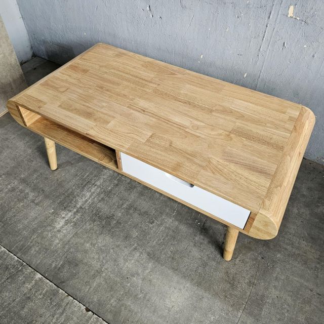 Bàn sofa bo cong 120x60x45cm gỗ cao su TT68336