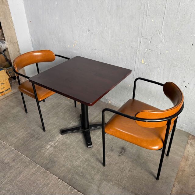 Combo bộ bàn 70x70cm gỗ tràm và 2 ghế Simon khung sắt BBA228