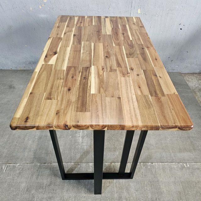 Bàn ăn 120x70cm gỗ tràm chân sắt hộp BA68298