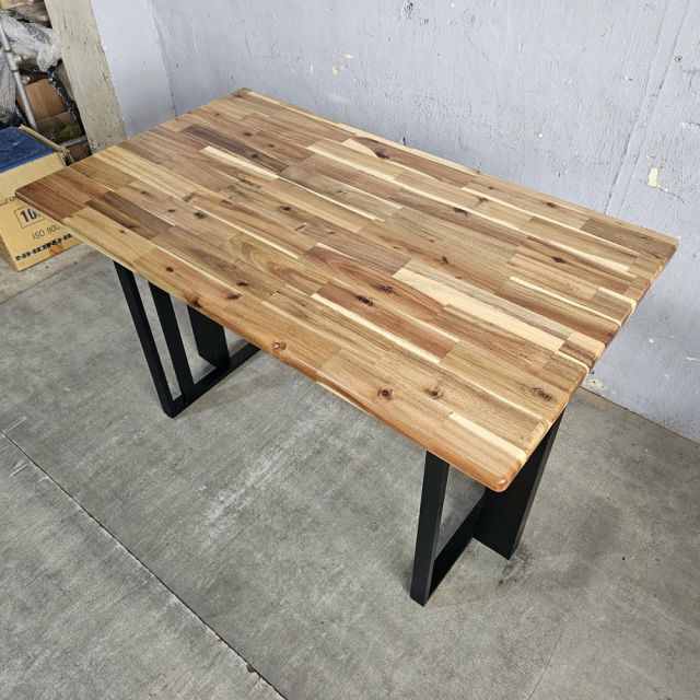 Bàn ăn 120x70cm gỗ tràm chân sắt hộp BA68298