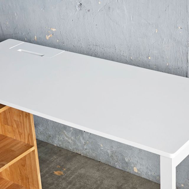 Bàn làm việc có tủ di động 140x60cm gỗ cao su hệ Rectang HBRT127