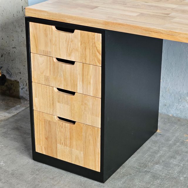 Bàn máy tính 180x60cm gỗ cao su chạy viền dày 34mm CD68044