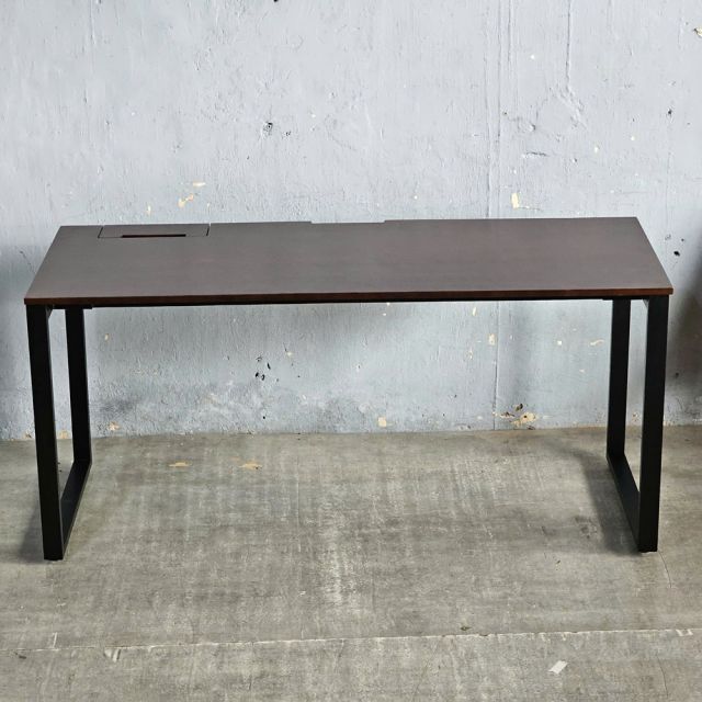 Bàn làm việc có hộp điện 160x60cm gỗ cao su chân sắt Hệ Rectang HBRT127