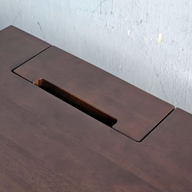 Bàn làm việc có hộp điện 160x60cm gỗ cao su chân sắt Hệ Rectang HBRT127