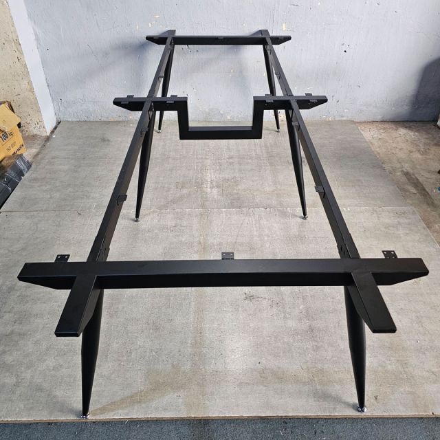 Chân sắt lắp ráp cho bàn 260x140cm hệ CONE HCCO033