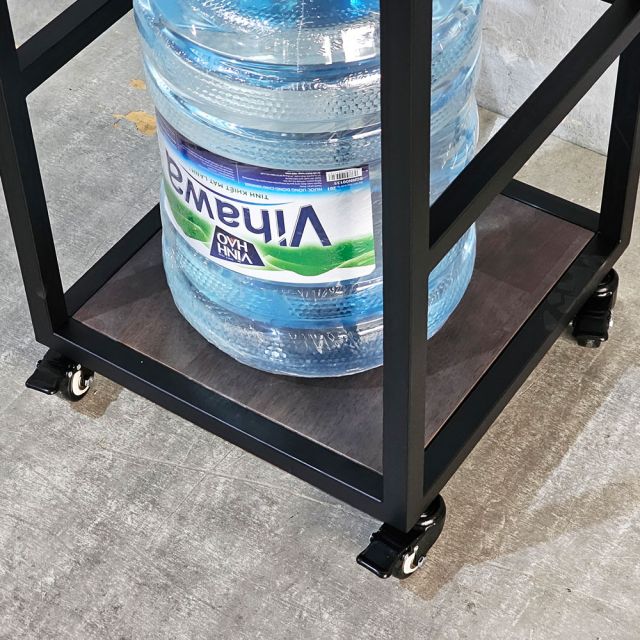 Kệ để bình nước di động 40x40x160cm gỗ cao su TDBN002