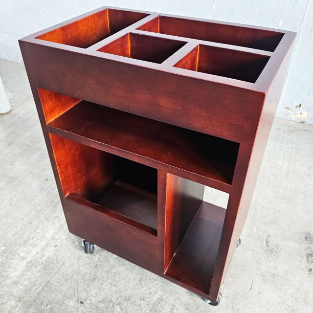 Kệ bên sofa di động TINY 25x40x50cm gỗ cao su SST051