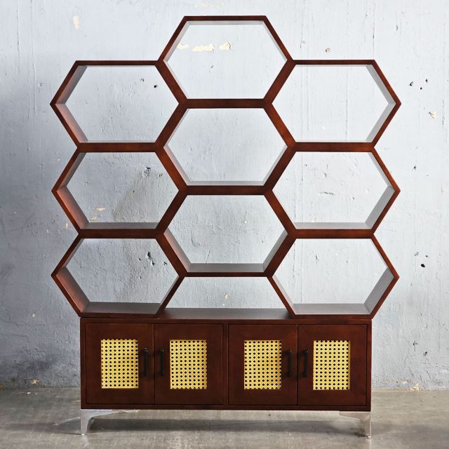 Kệ tổ ong có ngăn tủ 130x25x147cm gỗ cao su KS68282