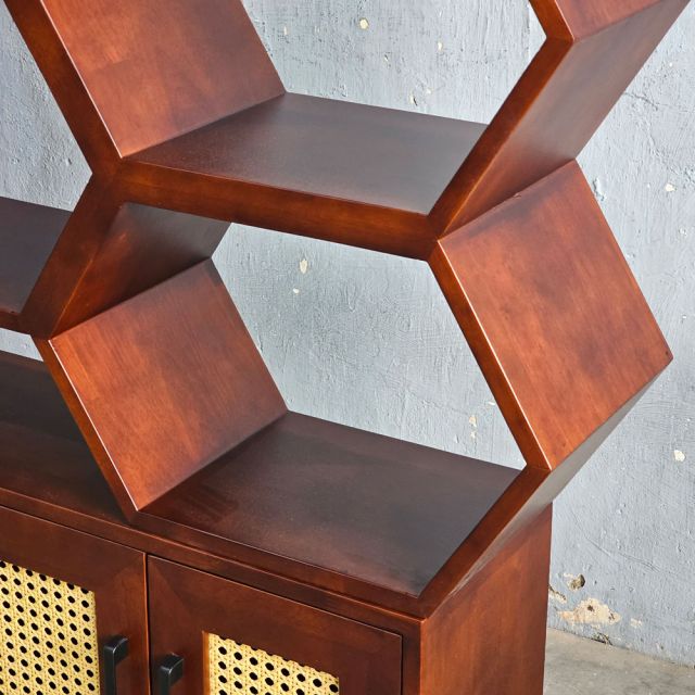 Kệ tổ ong có ngăn tủ 130x25x147cm gỗ cao su KS68282