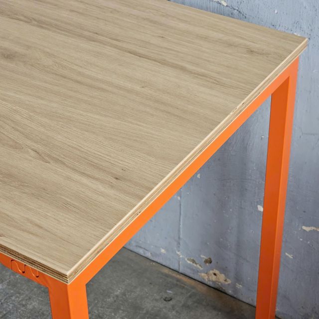 Bàn làm việc 140x70cm gỗ plywood chân sắt Hệ Minimal HBMN049