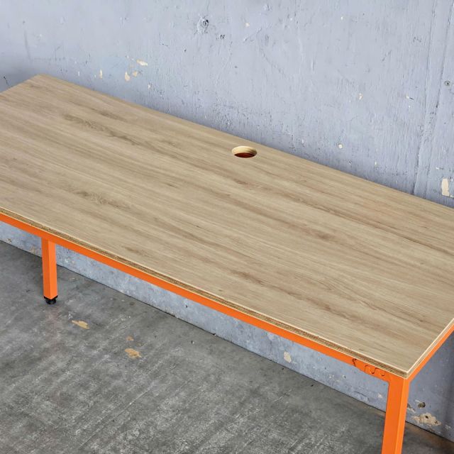 Bàn làm việc 140x70cm gỗ plywood chân sắt Hệ Minimal HBMN049
