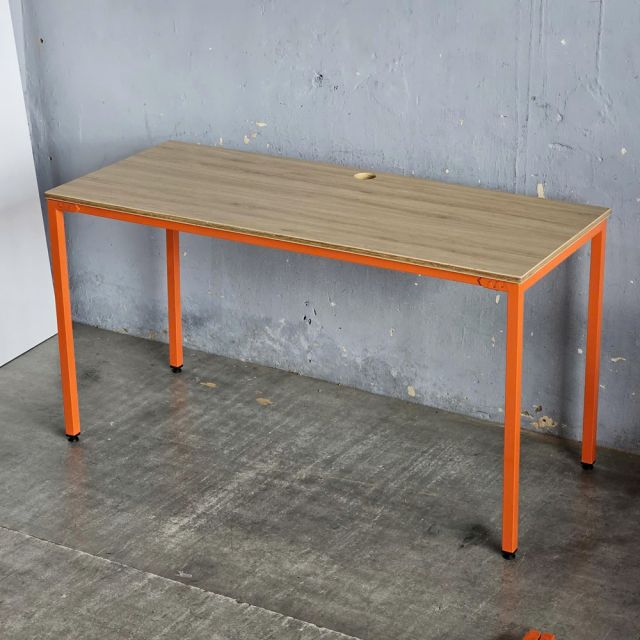 Bàn làm việc 140x70cm gỗ plywood chân sắt Hệ Minimal HBMN049