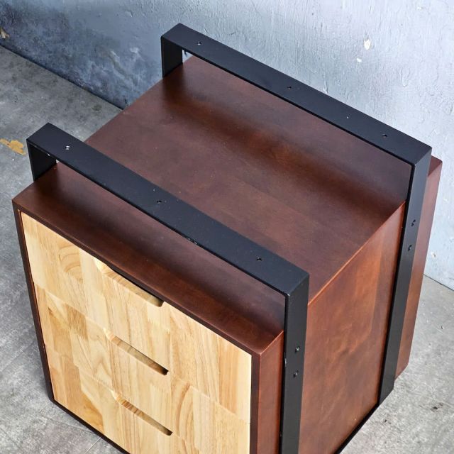 Tủ treo bàn làm việc 40x45x45cm gỗ cao su khung sắt TCN68086