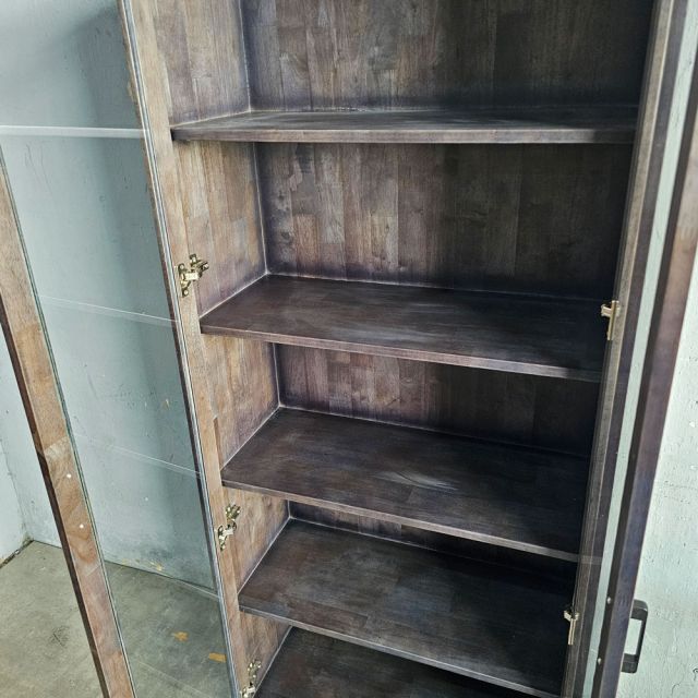 Tủ kính phòng khách 80x35x195cm gỗ cao su KTB68201