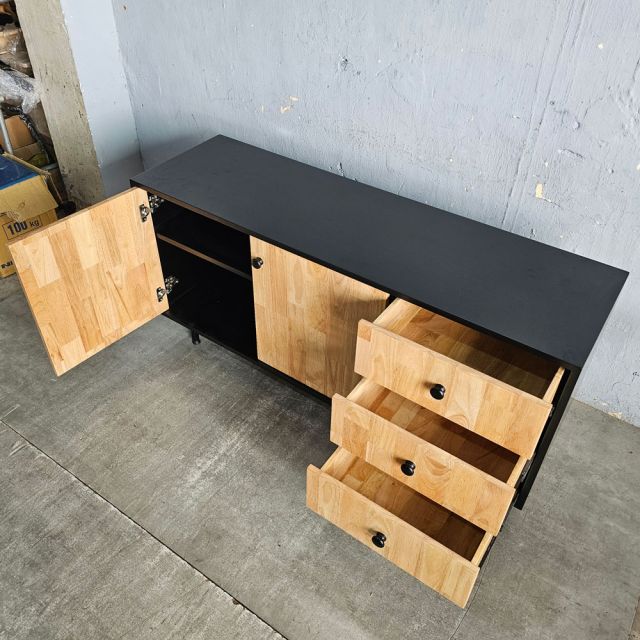 Tủ trang trí 140x42x70cm gỗ cao su KTB68250