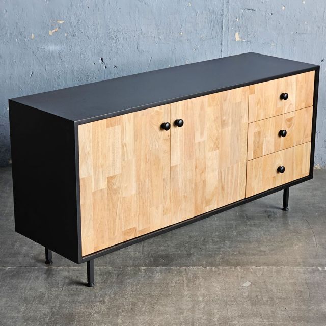 Tủ trang trí 140x42x70cm gỗ cao su KTB68250