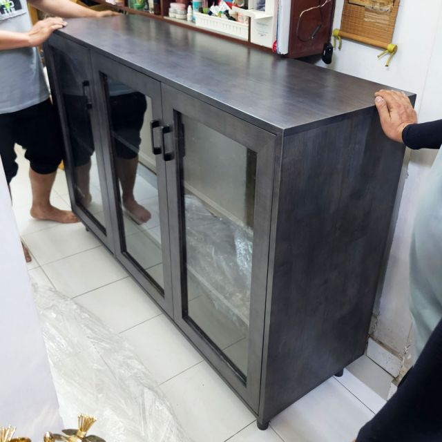 Tủ trang trí 150x45x100cm gỗ cao su KTB68251