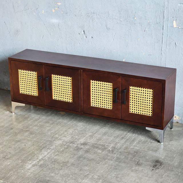 Tủ TV cửa lưới mắt cáo 120x25x55cm gỗ cao su KTV68115