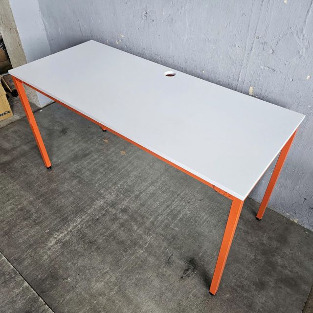 Bàn làm việc 140x70cm gỗ plywood chân sắt Hệ Minimal HBMN050