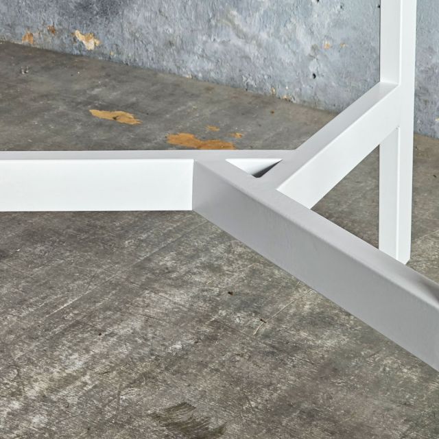 Bàn ăn tròn 100x100cm gỗ tràm chân sắt BA68306