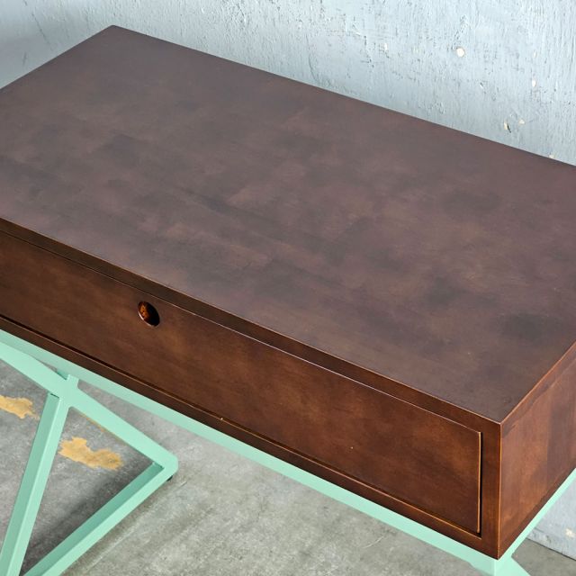 Bàn trang điểm có hộc kéo chân sắt hệ Xconcept BTD68038