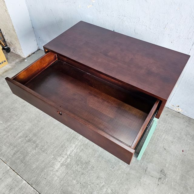 Bàn trang điểm có hộc kéo chân sắt hệ Xconcept BTD68038