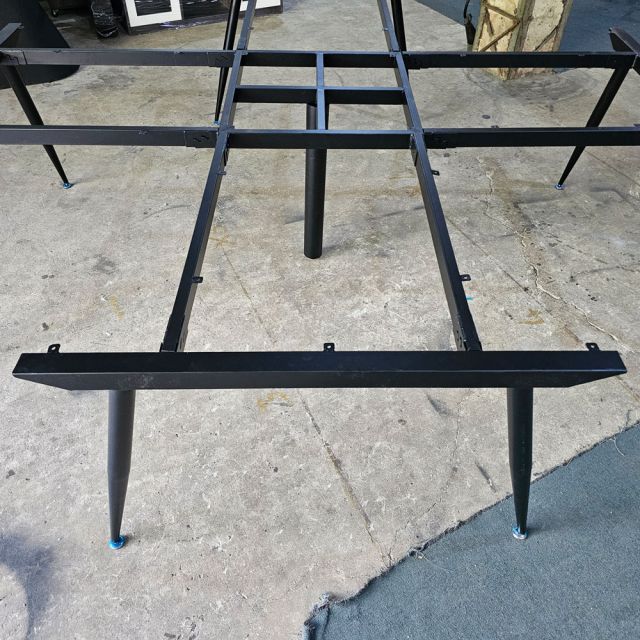 Chân sắt lắp ráp dùng cho bàn cụm 4 chữ thập 240x240cm HCCO024