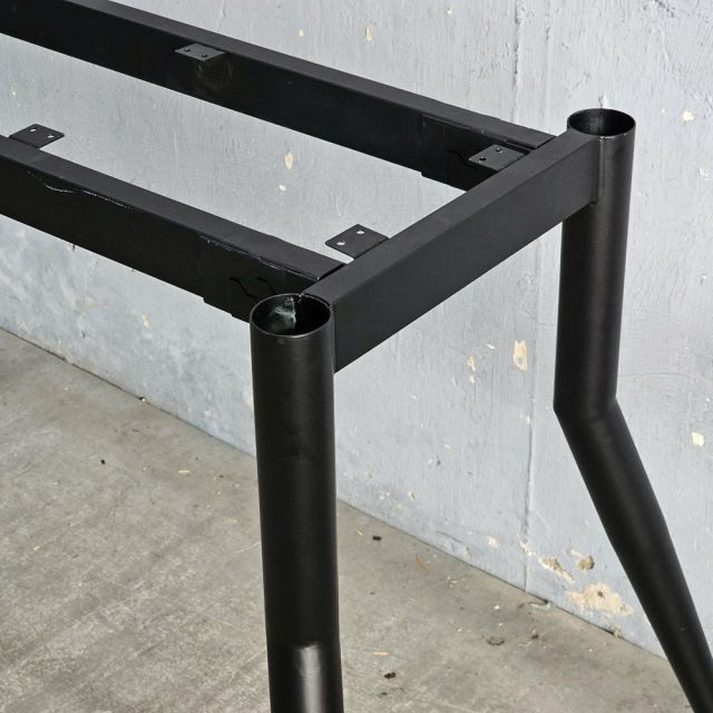 Chân sắt lắp ráp cho bàn 140x60cm sơn tĩnh điện CHB68099