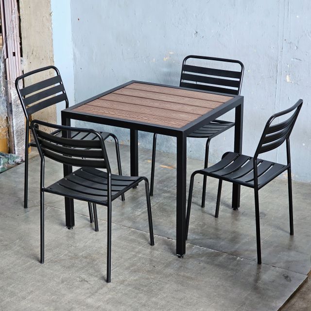 Combo bàn ngoài trời và 4 ghế sắt CBNT022
