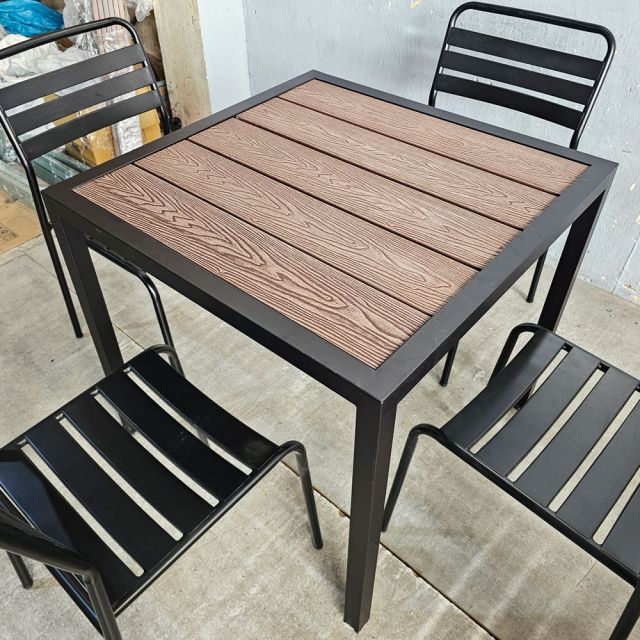 Combo bàn ngoài trời và 4 ghế sắt CBNT022