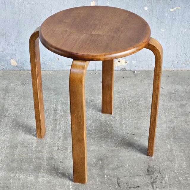 Ghế đôn tròn bằng gỗ cao su GCF154