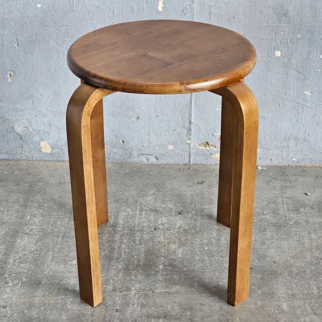 Ghế đôn tròn bằng gỗ cao su GCF154