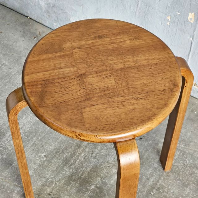 Ghế đôn tròn bằng gỗ cao su GCF154