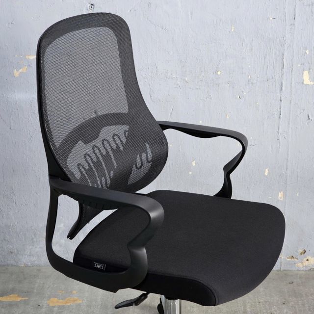 Ghế xoay văn phòng lưng lưới nệm bọc vải GAK824