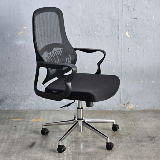 Ghế xoay văn phòng lưng lưới nệm bọc vải GAK824
