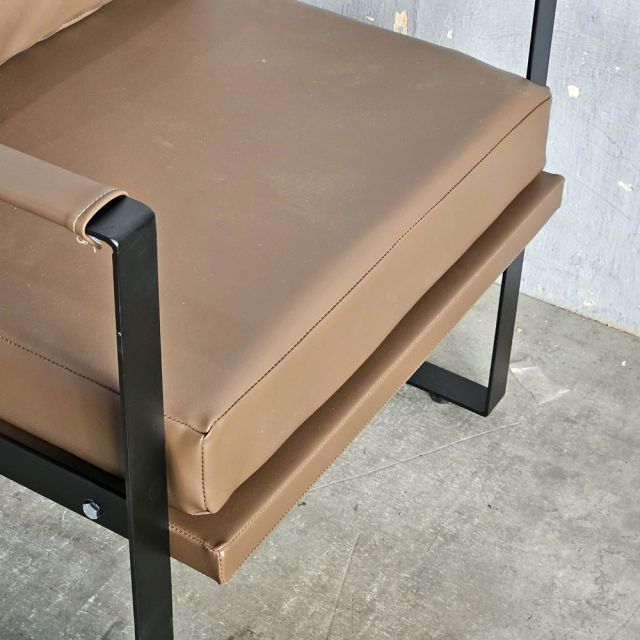 Ghế sofa đơn khung sắt nệm bọc da Si GSD68115