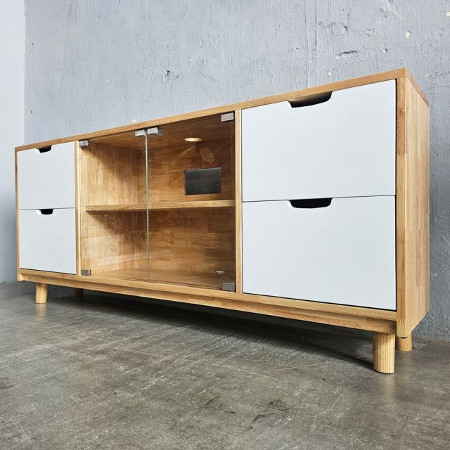 Kệ tủ TV 150x30x65cm gỗ cao su KTV68131