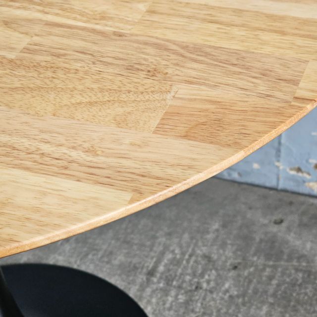 Bàn ăn tròn 100x100cm gỗ cao su chân Tulip BA68307