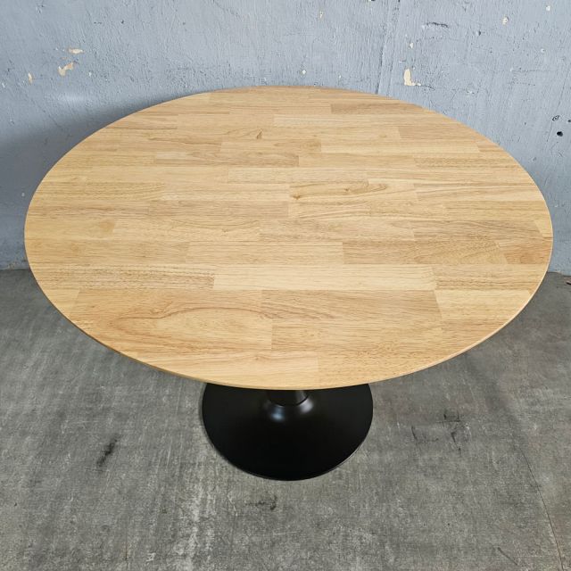 Bàn ăn tròn 100x100cm gỗ cao su chân Tulip BA68307