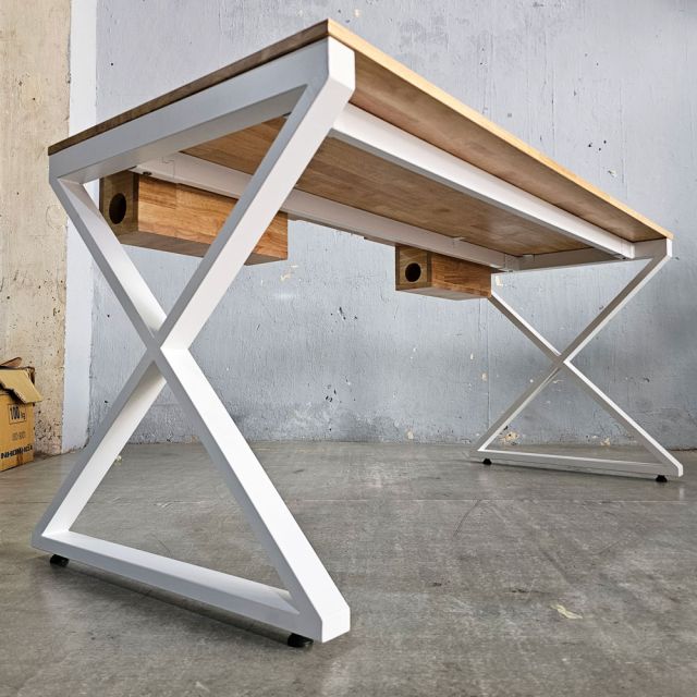 Bàn có hộp điện 160x70cm gỗ cao su XConcept ZD037