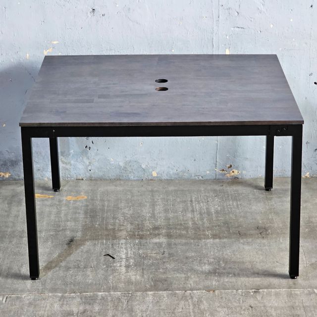 Bàn cụm 2 chỗ ngồi 120x100cm gỗ cao su hệ UConcept HBUC070