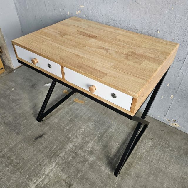 Bàn trang điểm 80x55cm gỗ cao su chân sắt hệ X BTD68082