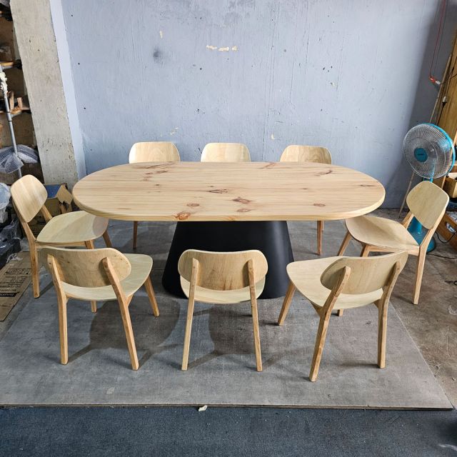 Combo bàn ăn Oval gỗ thông 200x100cm và 8 ghế PLC BBA230