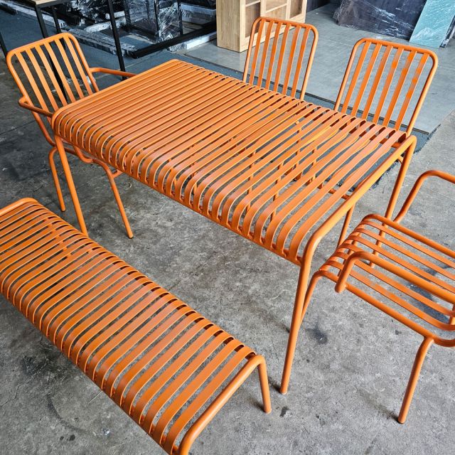 Bộ bàn ghế sắt ngoài trời sơn tĩnh điện nhiều màu - CBNT001