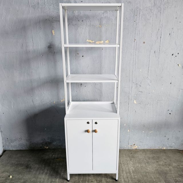 Kệ trang trí có tủ 56x40x180cm gỗ cao su KTT68063