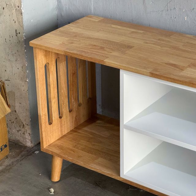 Kệ tivi HAPI 180x39cm gỗ cao su KTV68133