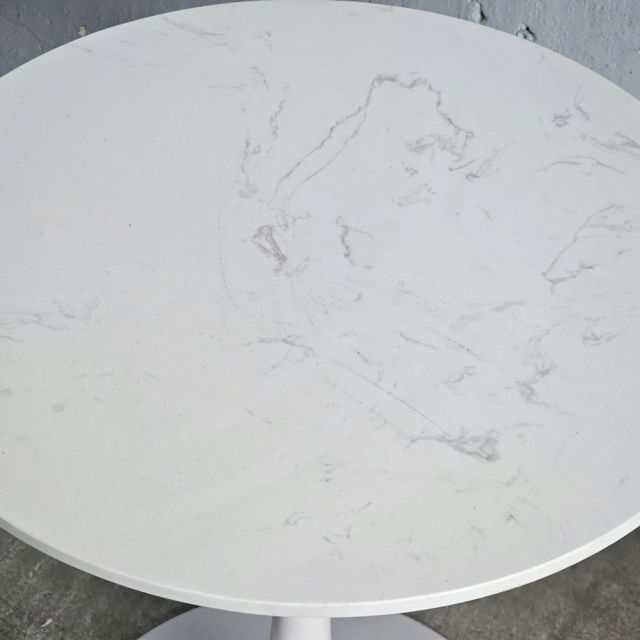 Bàn Tulip tròn mặt đá vân mây CFD68122