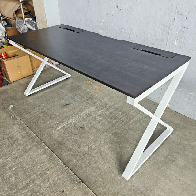 Bàn có hộp điện 160x70cm gỗ cao su XConcept ZD037