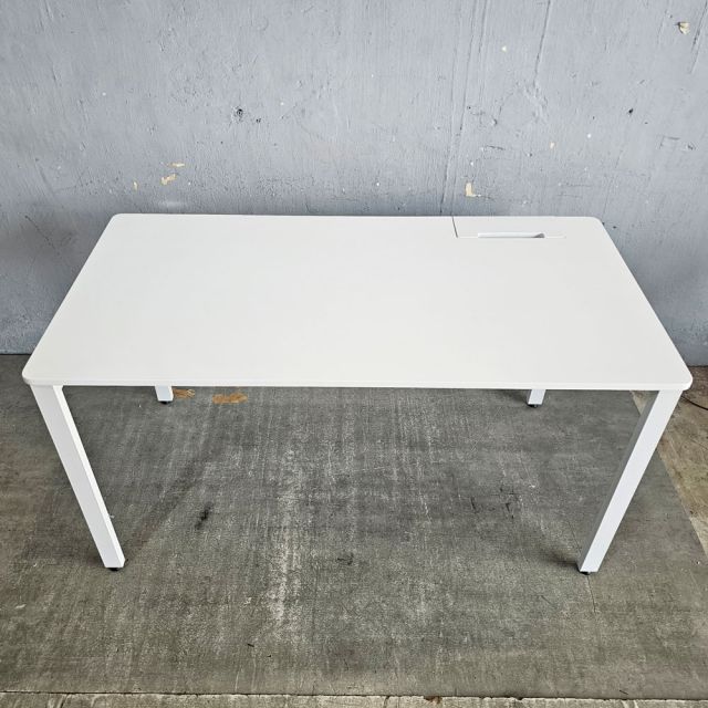 Bàn có hộp điện 140x70cm gỗ cao su ZD038