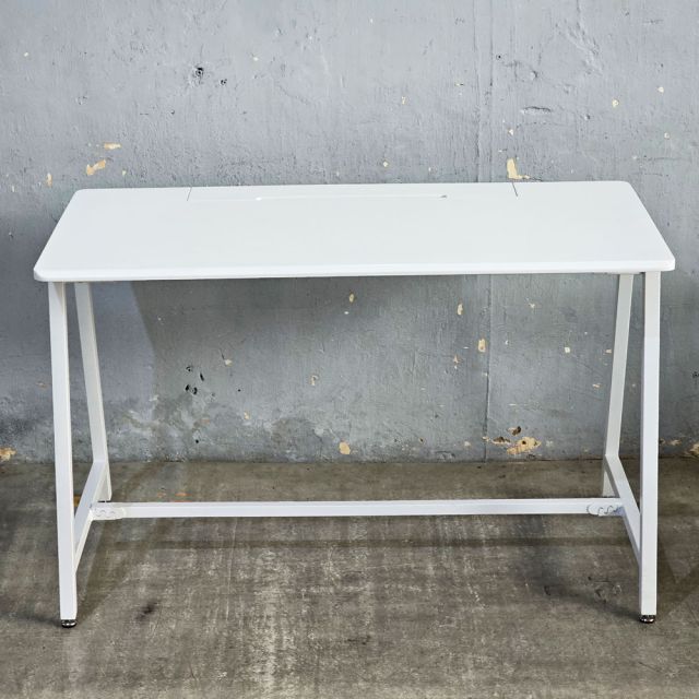 Bàn có hộp điện 120x60cm gỗ cao su ZD039